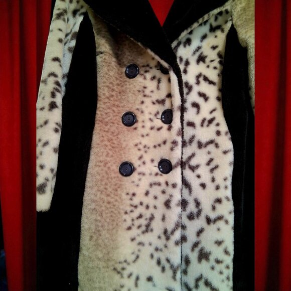 60’s Faux Fur Animal Print Double Breasted Coat by Collins & Aikman - Picture 3 of 11